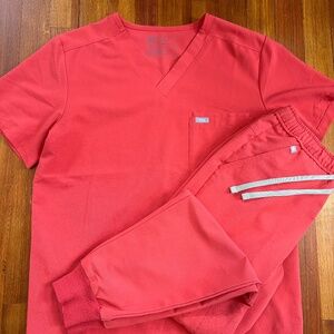 FIGS Scrub Set - Mens - Tansen pants - Leon Top - Clay